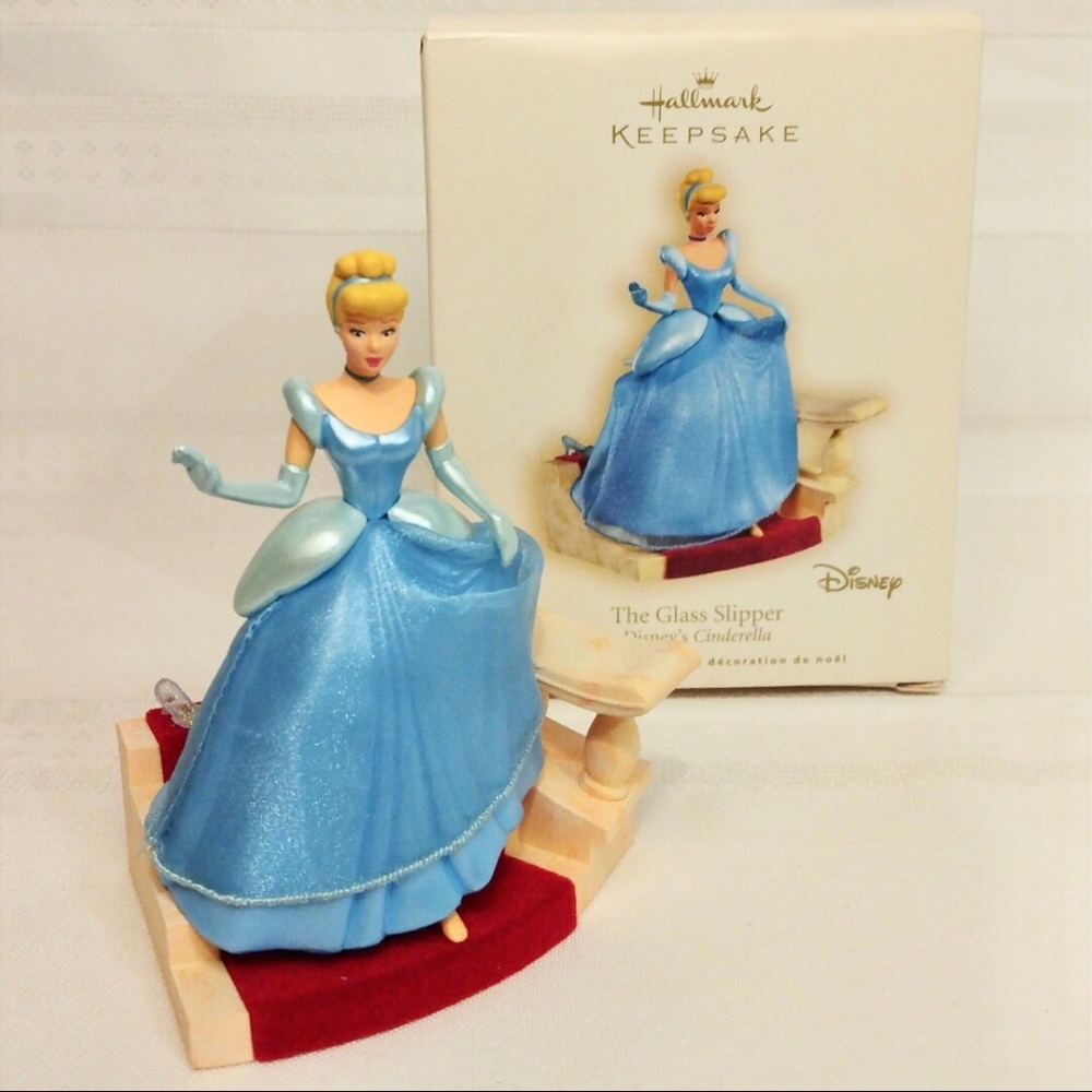 🌹🍃New In Box- 2007 “The Glass Slipper” Disney Hallmark Cinderella Ornament🍃🌹